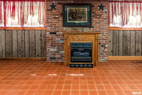 Tiny photo for 402 MAIN Street, Broughton, IL 62817 (MLS # EB460471)