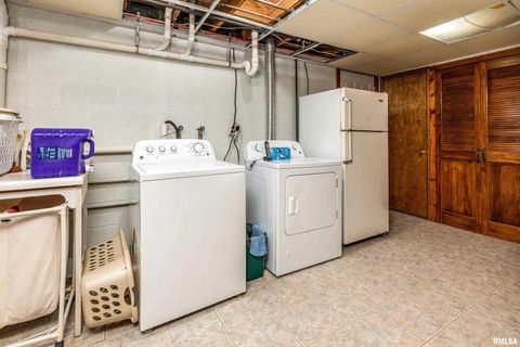 Tiny photo for 402 MAIN Street, Broughton, IL 62817 (MLS # EB460471)