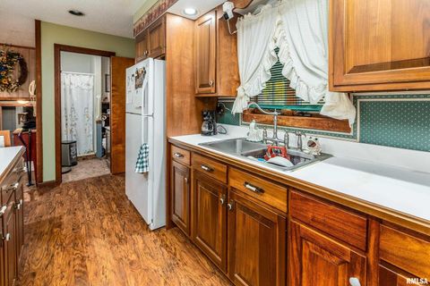 Tiny photo for 402 MAIN Street, Broughton, IL 62817 (MLS # EB460471)