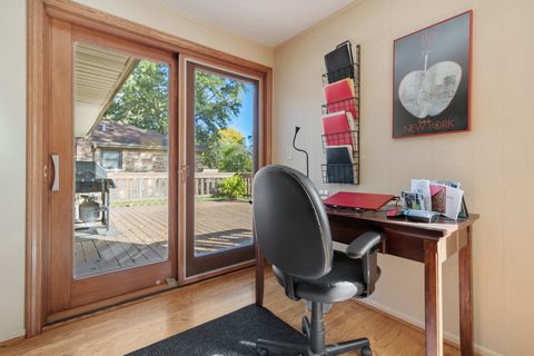 Tiny photo for 1811 N Aspen Drive, Mount Prospect, IL 60056 (MLS # 12467299)