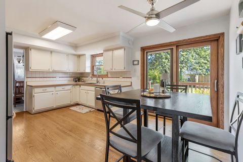 Tiny photo for 1811 N Aspen Drive, Mount Prospect, IL 60056 (MLS # 12467299)