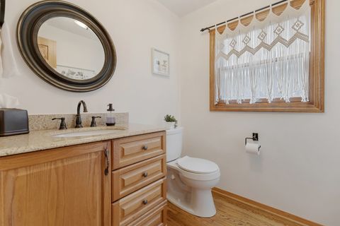 Tiny photo for 1811 N Aspen Drive, Mount Prospect, IL 60056 (MLS # 12467299)