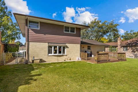 Tiny photo for 1811 N Aspen Drive, Mount Prospect, IL 60056 (MLS # 12467299)