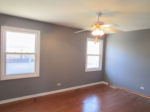 Tiny photo for 104 Oxford Place, Bloomingdale, IL 60108 (MLS # 12608276)