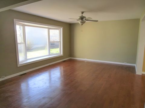 Tiny photo for 104 Oxford Place, Bloomingdale, IL 60108 (MLS # 12608276)