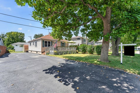 Tiny photo for 611 Table Street, Lockport, IL 60441 (MLS # 12722989)