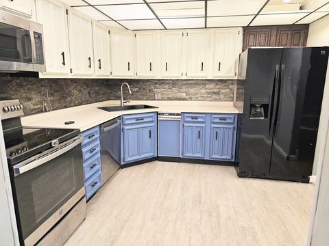 Tiny photo for 1420 Woodbridge Road #1E, Joliet, IL 60436 (MLS # 12511573)