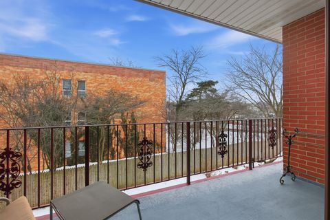 Tiny photo for 2046 Saint Johns Avenue #3E, Highland Park, IL 60035 (MLS # 12606172)