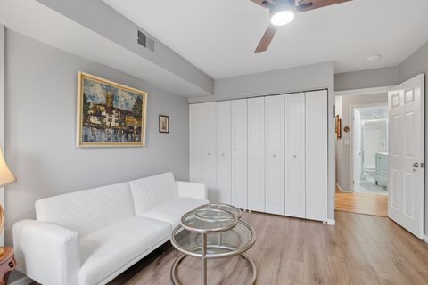 Tiny photo for 2046 Saint Johns Avenue #3E, Highland Park, IL 60035 (MLS # 12606172)