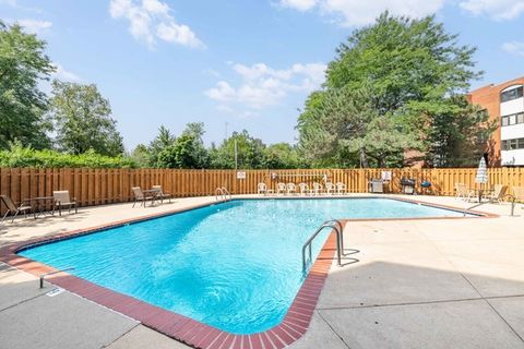 Tiny photo for 2046 Saint Johns Avenue #3E, Highland Park, IL 60035 (MLS # 12606172)