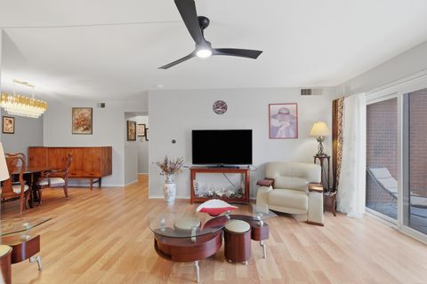 Tiny photo for 2046 Saint Johns Avenue #3E, Highland Park, IL 60035 (MLS # 12606172)