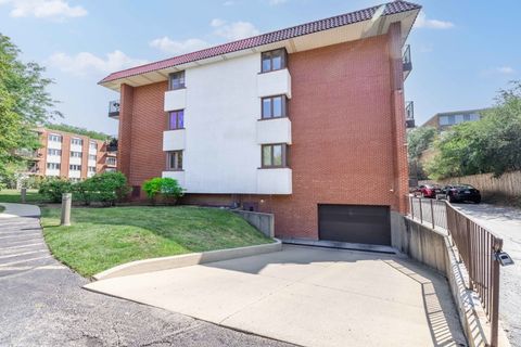 Photo of 2046 Saint Johns Avenue #3E, Highland Park, IL 60035 (MLS # 12606172)