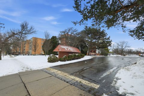Tiny photo for 2046 Saint Johns Avenue #3E, Highland Park, IL 60035 (MLS # 12606172)