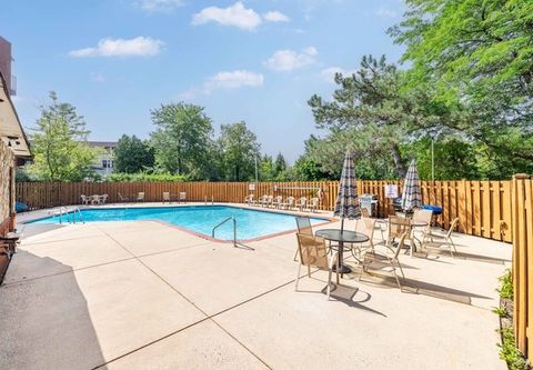 Tiny photo for 2046 Saint Johns Avenue #3E, Highland Park, IL 60035 (MLS # 12606172)