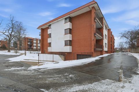 Tiny photo for 2046 Saint Johns Avenue #3E, Highland Park, IL 60035 (MLS # 12606172)