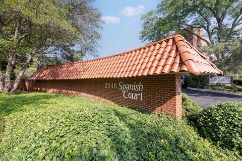 Tiny photo for 2046 Saint Johns Avenue #3E, Highland Park, IL 60035 (MLS # 12606172)