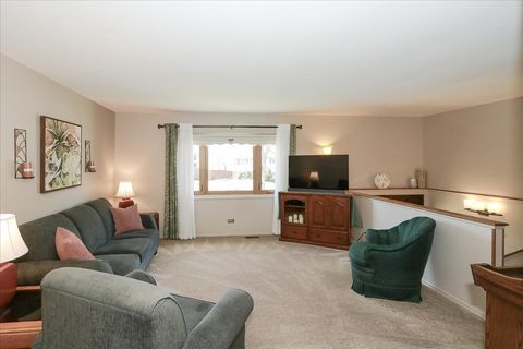 Tiny photo for 1335 Gentry Road, Hoffman Estates, IL 60169 (MLS # 12569449)