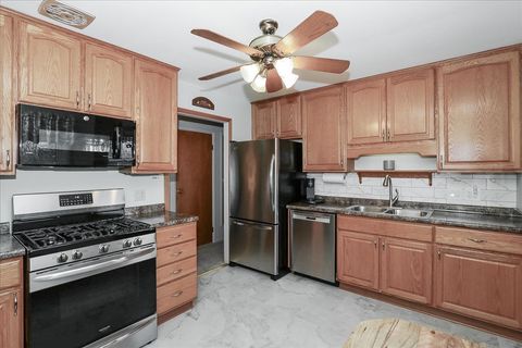 Tiny photo for 1335 Gentry Road, Hoffman Estates, IL 60169 (MLS # 12569449)