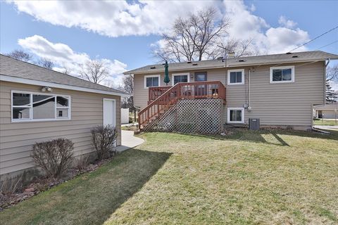 Tiny photo for 1335 Gentry Road, Hoffman Estates, IL 60169 (MLS # 12569449)