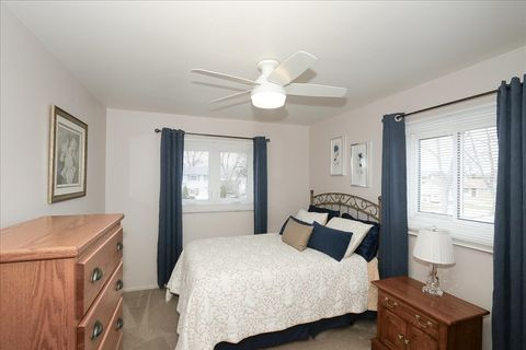 Tiny photo for 1335 Gentry Road, Hoffman Estates, IL 60169 (MLS # 12569449)