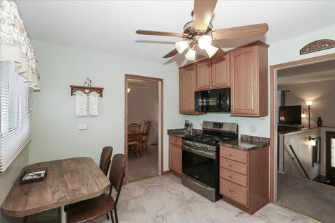 Tiny photo for 1335 Gentry Road, Hoffman Estates, IL 60169 (MLS # 12569449)