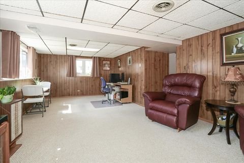 Tiny photo for 1335 Gentry Road, Hoffman Estates, IL 60169 (MLS # 12569449)