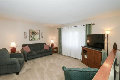 Tiny photo for 1335 Gentry Road, Hoffman Estates, IL 60169 (MLS # 12569449)