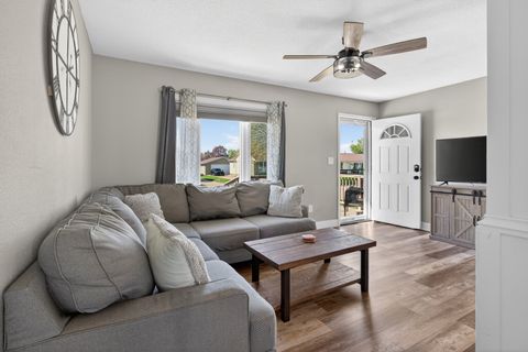 Tiny photo for 602 14th Place Pl, Camanche, IA 52730 (MLS # 12631854)