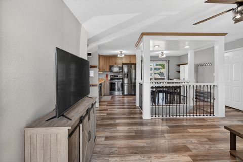 Tiny photo for 602 14th Place Pl, Camanche, IA 52730 (MLS # 12631854)