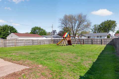 Tiny photo for 602 14th Place Pl, Camanche, IA 52730 (MLS # 12631854)