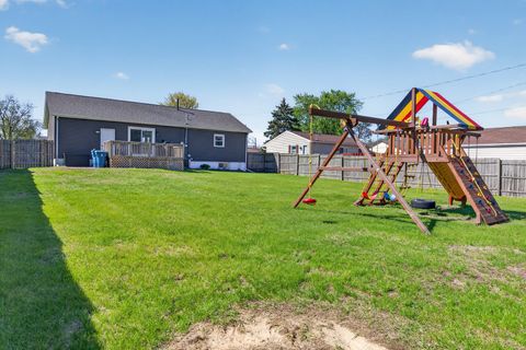 Tiny photo for 602 14th Place Pl, Camanche, IA 52730 (MLS # 12631854)