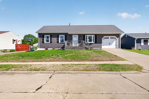 Photo of 602 14th Place Pl, Camanche, IA 52730 (MLS # 12631854)