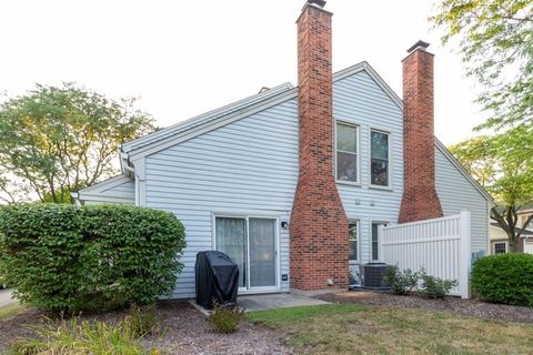 Tiny photo for 202 College Crossing #162, Rolling Meadows, IL 60008 (MLS # 12529992)
