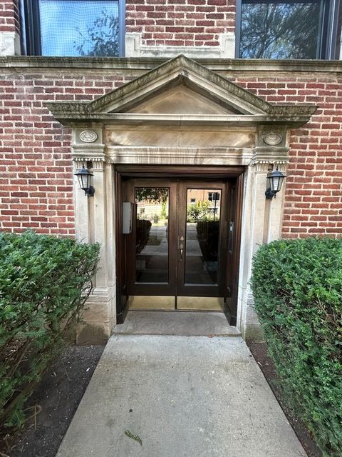 Tiny photo for 1155 E Hyde Park Boulevard #2F, Chicago, IL 60615 (MLS # 12486034)