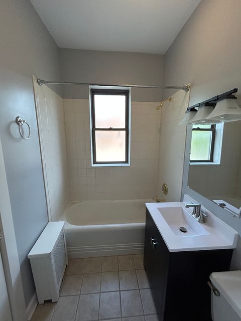 Tiny photo for 1155 E Hyde Park Boulevard #2F, Chicago, IL 60615 (MLS # 12486034)