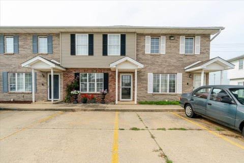 Tiny photo for 29 Fetzer Court #2, Bloomington, IL 61704 (MLS # 12704812)