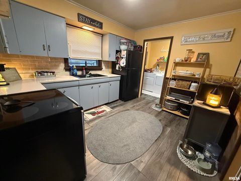 Tiny photo for 706 N MAPLE Street, Benton, IL 62812 (MLS # EB460562)