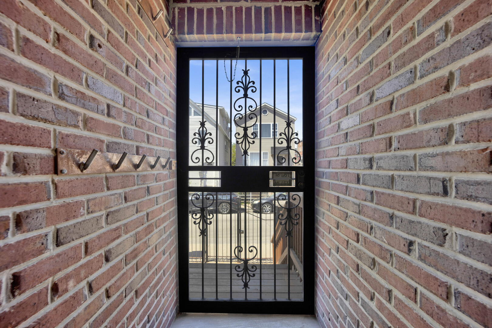 1157 W 19th Place