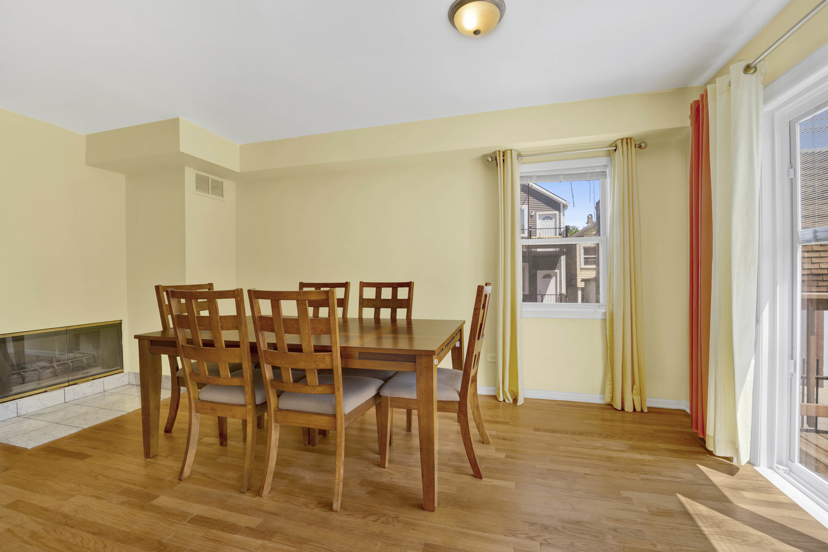 1157 W 19th Place