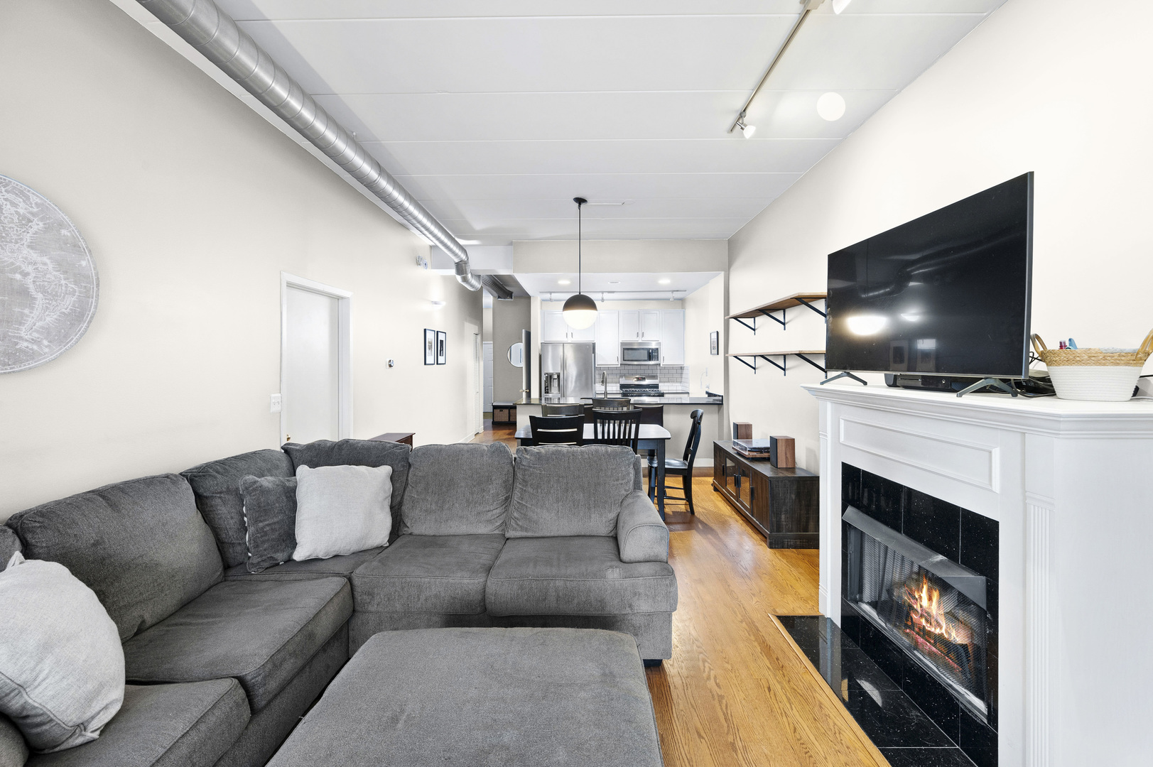 847 W Monroe Street 2B