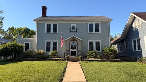 Tiny photo for 909 E 3RD Street, Centralia, IL 62801 (MLS # 12623652)