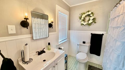 Tiny photo for 909 E 3RD Street, Centralia, IL 62801 (MLS # 12623652)