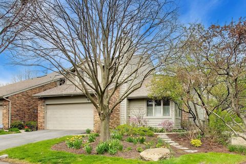 Tiny photo for 126 Commons Drive, Palos Park, IL 60464 (MLS # 12619497)