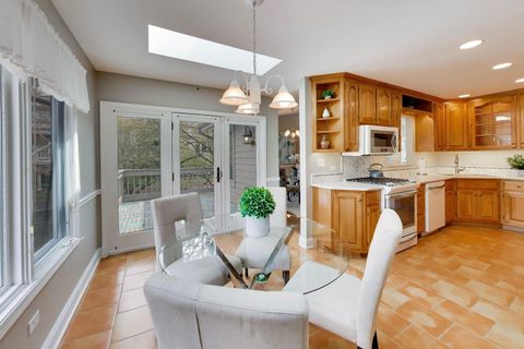 Tiny photo for 126 Commons Drive, Palos Park, IL 60464 (MLS # 12619497)
