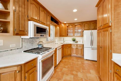 Tiny photo for 126 Commons Drive, Palos Park, IL 60464 (MLS # 12619497)