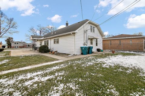 Tiny photo for 606 De Angelis Court, Chicago Heights, IL 60411 (MLS # 12549767)