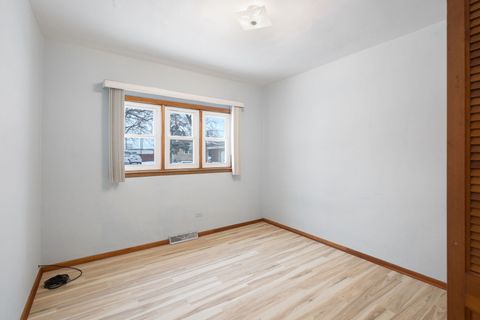 Tiny photo for 606 De Angelis Court, Chicago Heights, IL 60411 (MLS # 12549767)