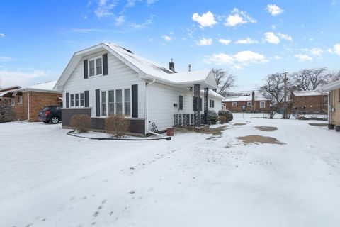 Tiny photo for 606 De Angelis Court, Chicago Heights, IL 60411 (MLS # 12549767)