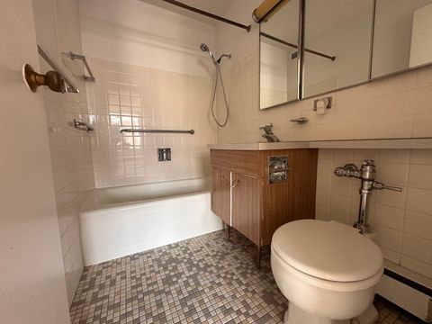 Tiny photo for 5757 N Sheridan Road #18J, Chicago, IL 60660 (MLS # 12581885)