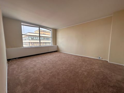 Tiny photo for 5757 N Sheridan Road #18J, Chicago, IL 60660 (MLS # 12581885)